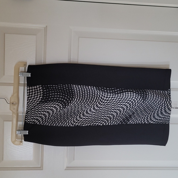 Bisou Bisou zipper pencil skirt - Picture 5 of 8